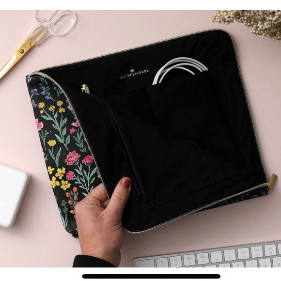 DAY DESIGNER Floral Zipper Pouch or Clutch - Picture 10 of 10